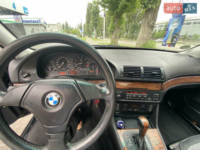 Черный БМВ 5 Серия, объемом двигателя 2.5 л и пробегом 324 тыс. км за 4700 $, фото 7 на Automoto.ua
