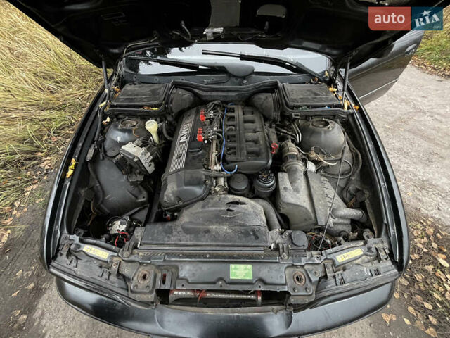 Черный БМВ 5 Серия, объемом двигателя 2 л и пробегом 339 тыс. км за 3500 $, фото 1 на Automoto.ua