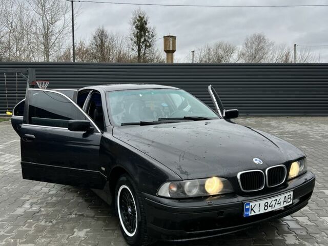 Чорний БМВ 5 Серія, об'ємом двигуна 2 л та пробігом 400 тис. км за 2700 $, фото 1 на Automoto.ua