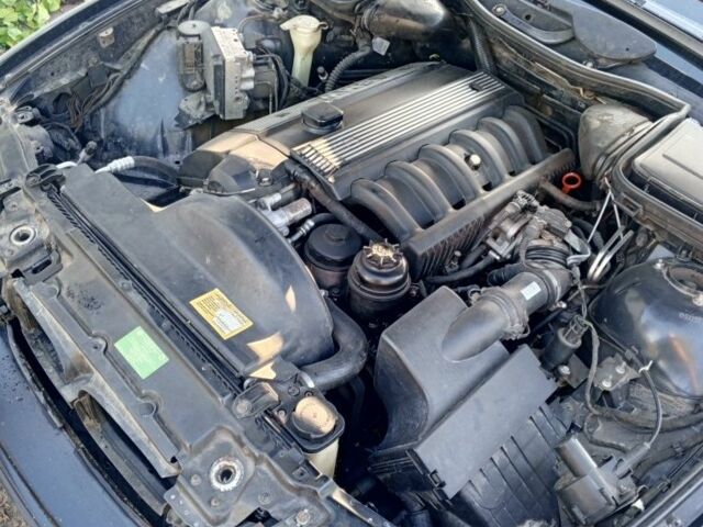 Чорний БМВ 5 Серія, об'ємом двигуна 2 л та пробігом 333 тис. км за 4400 $, фото 2 на Automoto.ua