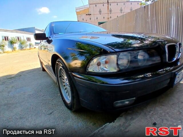 Черный БМВ 5 Серия, объемом двигателя 2 л и пробегом 400 тыс. км за 4000 $, фото 3 на Automoto.ua