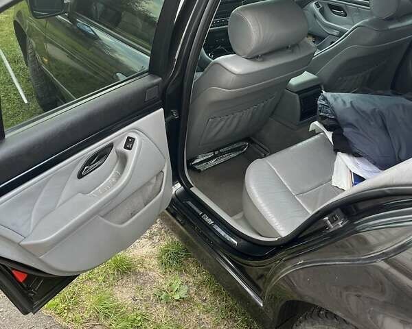 Черный БМВ 5 Серия, объемом двигателя 2.5 л и пробегом 306 тыс. км за 4500 $, фото 4 на Automoto.ua