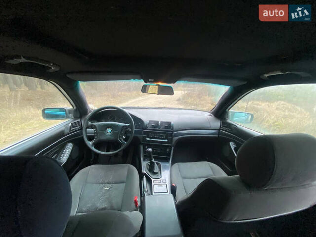 Чорний БМВ 5 Серія, об'ємом двигуна 2 л та пробігом 300 тис. км за 3800 $, фото 6 на Automoto.ua
