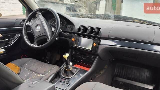Черный БМВ 5 Серия, объемом двигателя 1.99 л и пробегом 260 тыс. км за 2100 $, фото 4 на Automoto.ua