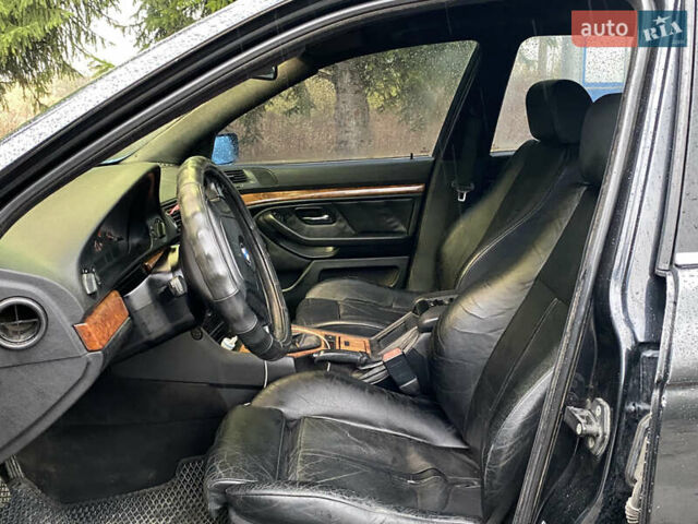 Черный БМВ 5 Серия, объемом двигателя 2.79 л и пробегом 300 тыс. км за 4400 $, фото 24 на Automoto.ua