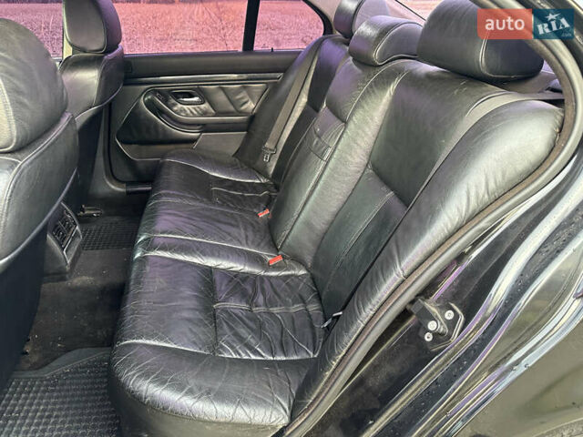 Чорний БМВ 5 Серія, об'ємом двигуна 2 л та пробігом 370 тис. км за 3000 $, фото 18 на Automoto.ua