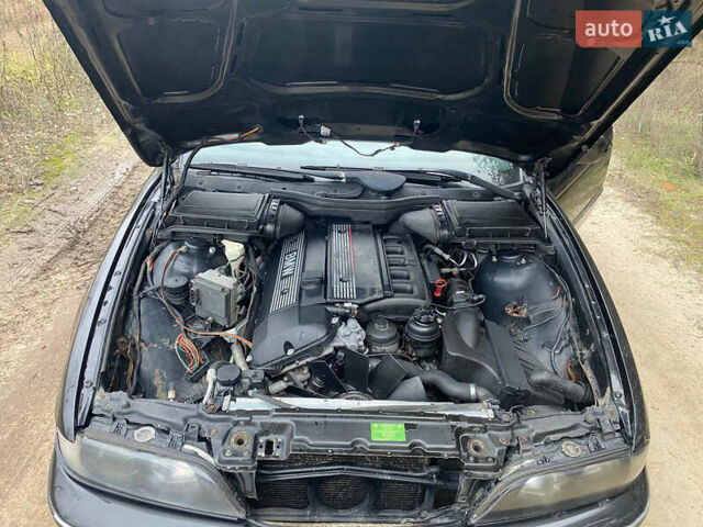 Чорний БМВ 5 Серія, об'ємом двигуна 2 л та пробігом 300 тис. км за 3800 $, фото 8 на Automoto.ua