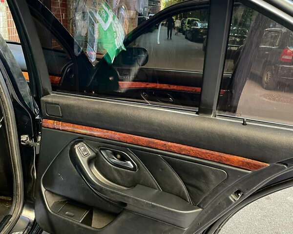 Чорний БМВ 5 Серія, об'ємом двигуна 3.5 л та пробігом 550 тис. км за 4400 $, фото 20 на Automoto.ua