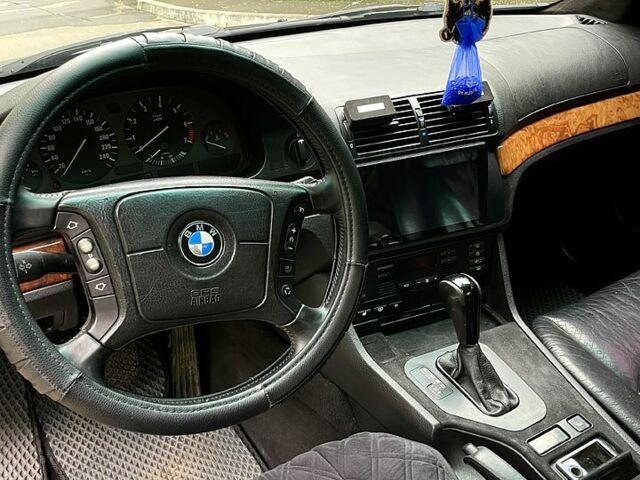Черный БМВ 5 Серия, объемом двигателя 2.8 л и пробегом 477 тыс. км за 3950 $, фото 6 на Automoto.ua