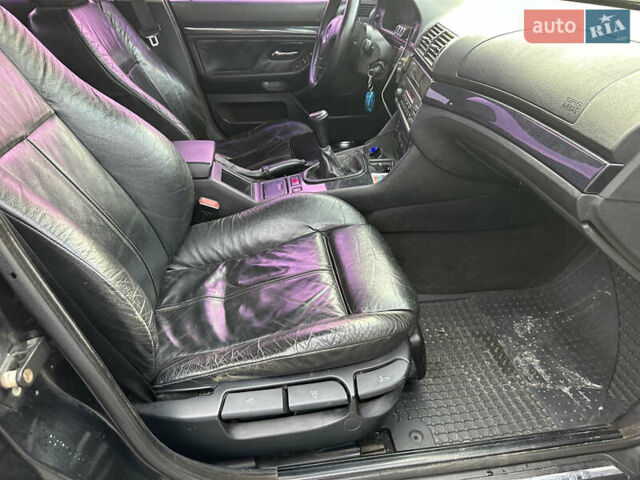 Чорний БМВ 5 Серія, об'ємом двигуна 2 л та пробігом 370 тис. км за 3000 $, фото 22 на Automoto.ua
