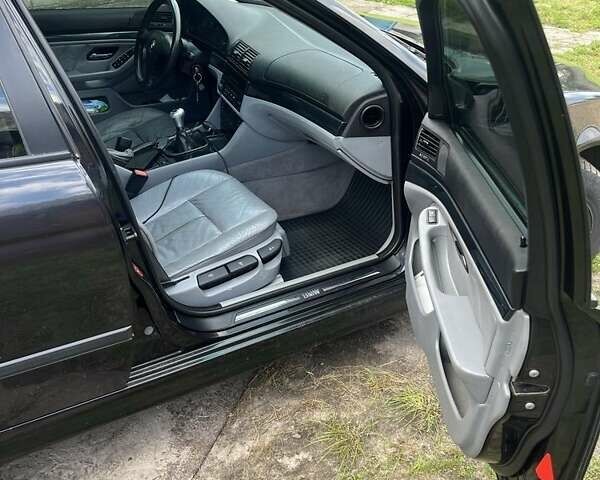 Черный БМВ 5 Серия, объемом двигателя 2.5 л и пробегом 306 тыс. км за 4500 $, фото 1 на Automoto.ua