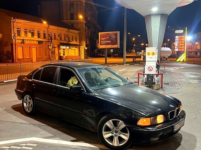 Чорний БМВ 5 Серія, об'ємом двигуна 2 л та пробігом 300 тис. км за 3800 $, фото 13 на Automoto.ua