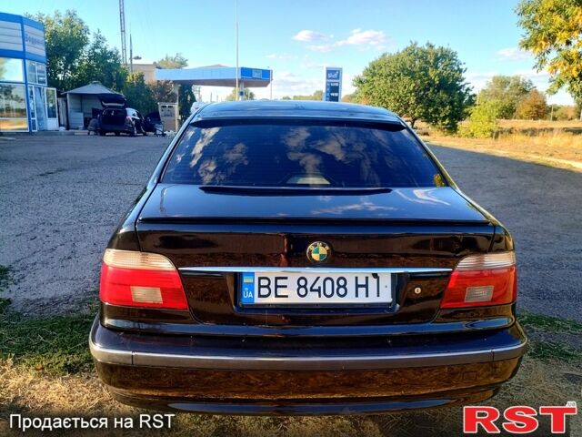 Черный БМВ 5 Серия, объемом двигателя 2 л и пробегом 392 тыс. км за 5000 $, фото 4 на Automoto.ua