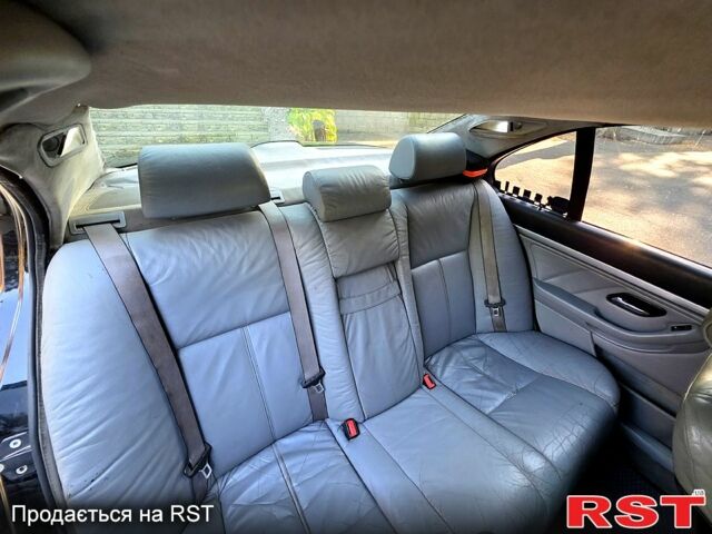 Черный БМВ 5 Серия, объемом двигателя 2 л и пробегом 400 тыс. км за 4500 $, фото 9 на Automoto.ua