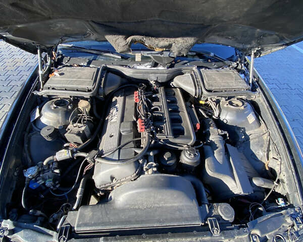 Черный БМВ 5 Серия, объемом двигателя 2.79 л и пробегом 210 тыс. км за 4300 $, фото 8 на Automoto.ua