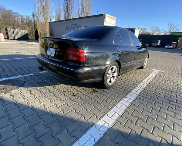 Черный БМВ 5 Серия, объемом двигателя 2.79 л и пробегом 210 тыс. км за 4300 $, фото 2 на Automoto.ua