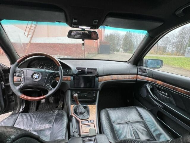 Черный БМВ 5 Серия, объемом двигателя 2.8 л и пробегом 366 тыс. км за 3750 $, фото 13 на Automoto.ua