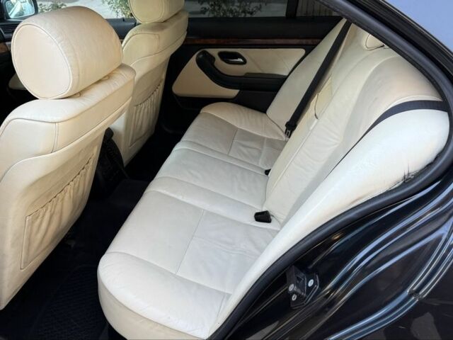 Черный БМВ 5 Серия, объемом двигателя 2.5 л и пробегом 510 тыс. км за 5000 $, фото 7 на Automoto.ua