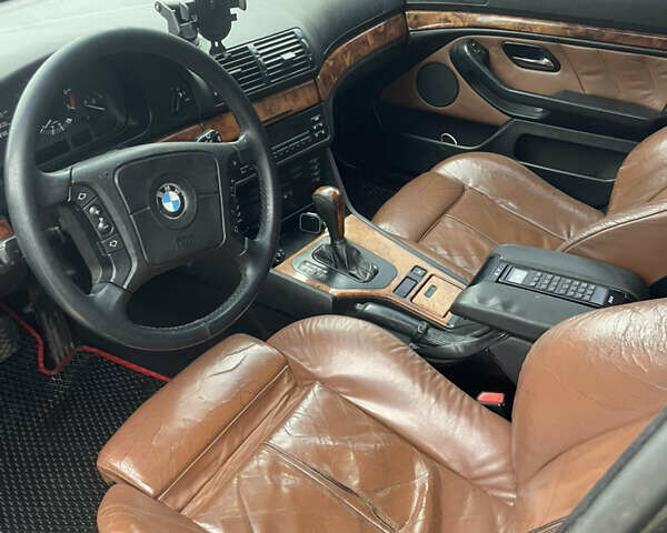 Чорний БМВ 5 Серія, об'ємом двигуна 2.5 л та пробігом 288 тис. км за 4600 $, фото 6 на Automoto.ua