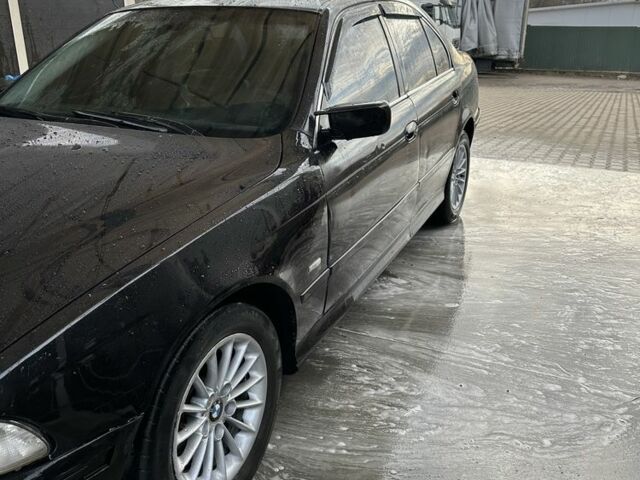 Чорний БМВ 5 Серія, об'ємом двигуна 2.5 л та пробігом 400 тис. км за 2800 $, фото 2 на Automoto.ua