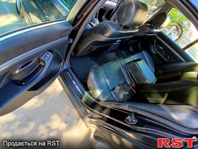Черный БМВ 5 Серия, объемом двигателя 2 л и пробегом 400 тыс. км за 4000 $, фото 6 на Automoto.ua