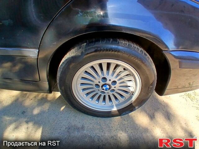 Черный БМВ 5 Серия, объемом двигателя 2 л и пробегом 400 тыс. км за 4000 $, фото 7 на Automoto.ua