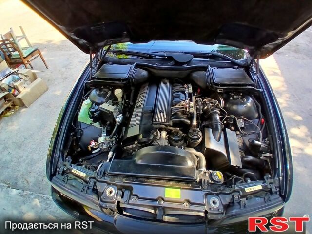 Черный БМВ 5 Серия, объемом двигателя 2 л и пробегом 400 тыс. км за 4000 $, фото 2 на Automoto.ua