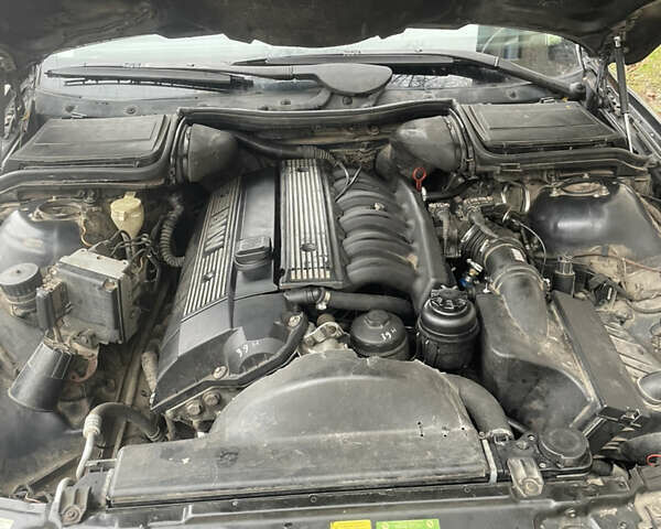 Чорний БМВ 5 Серія, об'ємом двигуна 2.5 л та пробігом 288 тис. км за 4600 $, фото 2 на Automoto.ua