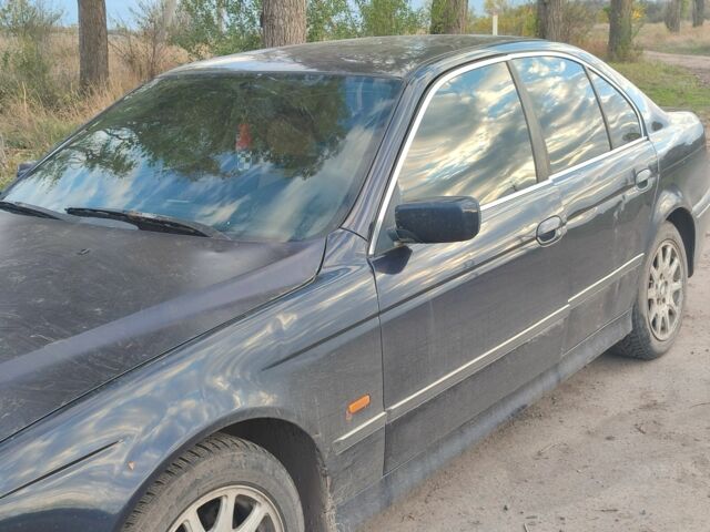 Черный БМВ 5 Серия, объемом двигателя 0 л и пробегом 350 тыс. км за 2500 $, фото 1 на Automoto.ua