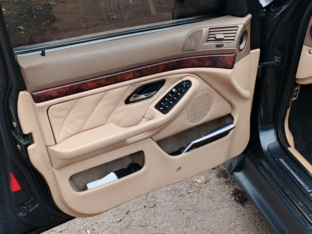 Чорний БМВ 5 Серія, об'ємом двигуна 2.5 л та пробігом 500 тис. км за 4500 $, фото 3 на Automoto.ua