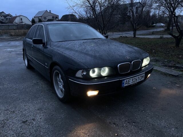 Черный БМВ 5 Серия, объемом двигателя 0 л и пробегом 428 тыс. км за 5900 $, фото 1 на Automoto.ua