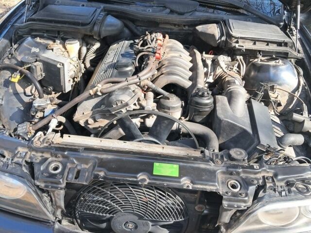 Чорний БМВ 5 Серія, об'ємом двигуна 2.8 л та пробігом 400 тис. км за 5800 $, фото 7 на Automoto.ua