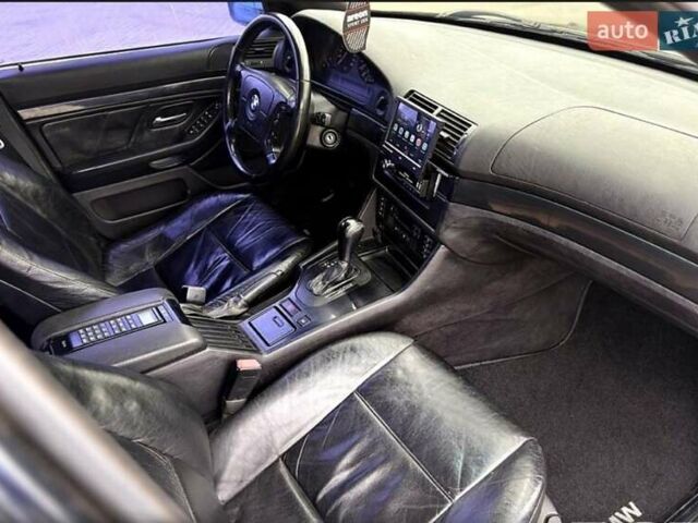 Чорний БМВ 5 Серія, об'ємом двигуна 2 л та пробігом 375 тис. км за 4300 $, фото 12 на Automoto.ua