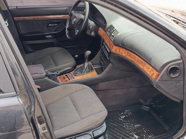 Черный БМВ 5 Серия, объемом двигателя 2.5 л и пробегом 320 тыс. км за 1850 $, фото 9 на Automoto.ua