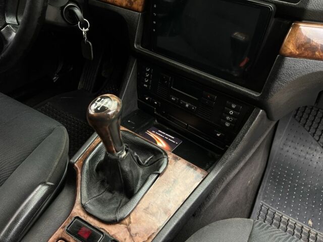 Черный БМВ 5 Серия, объемом двигателя 2.5 л и пробегом 299 тыс. км за 2999 $, фото 22 на Automoto.ua