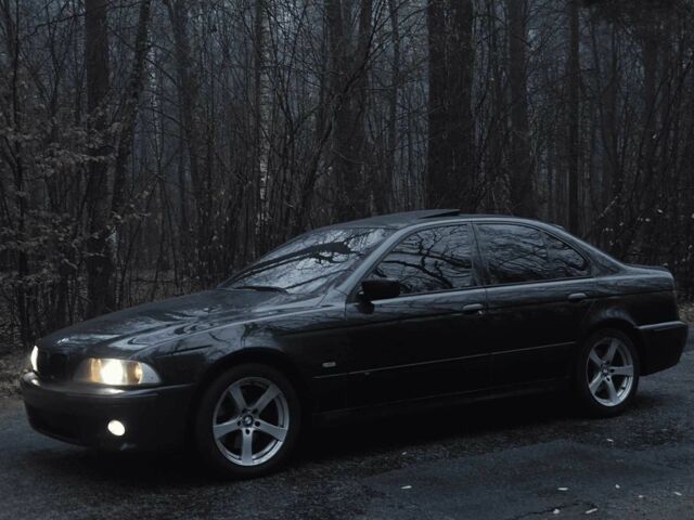 Черный БМВ 5 Серия, объемом двигателя 3.5 л и пробегом 270 тыс. км за 8000 $, фото 2 на Automoto.ua