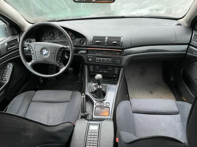 Чорний БМВ 5 Серія, об'ємом двигуна 2.5 л та пробігом 386 тис. км за 1500 $, фото 6 на Automoto.ua