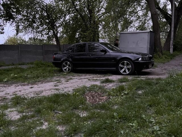 Черный БМВ 5 Серия, объемом двигателя 3.5 л и пробегом 1000 тыс. км за 2700 $, фото 6 на Automoto.ua