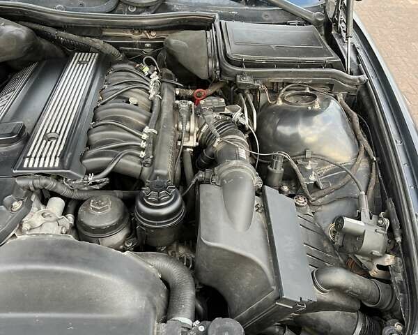 Чорний БМВ 5 Серія, об'ємом двигуна 2.5 л та пробігом 300 тис. км за 5000 $, фото 15 на Automoto.ua