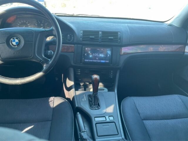 Чорний БМВ 5 Серія, об'ємом двигуна 2.5 л та пробігом 333 тис. км за 3900 $, фото 4 на Automoto.ua