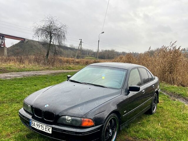 Чорний БМВ 5 Серія, об'ємом двигуна 2 л та пробігом 300 тис. км за 3200 $, фото 6 на Automoto.ua