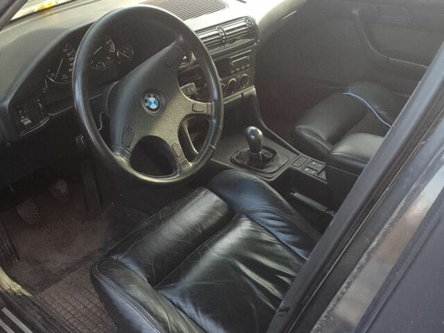 Чорний БМВ 5 Серія, об'ємом двигуна 2.5 л та пробігом 1000 тис. км за 1194 $, фото 4 на Automoto.ua