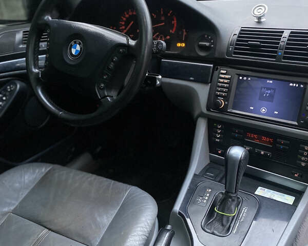 Чорний БМВ 5 Серія, об'ємом двигуна 3 л та пробігом 408 тис. км за 4000 $, фото 6 на Automoto.ua