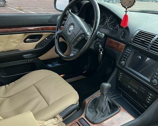 Чорний БМВ 5 Серія, об'ємом двигуна 2.5 л та пробігом 300 тис. км за 5000 $, фото 9 на Automoto.ua