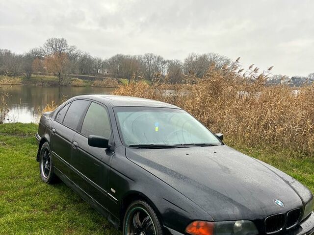 Чорний БМВ 5 Серія, об'ємом двигуна 2 л та пробігом 300 тис. км за 3200 $, фото 7 на Automoto.ua