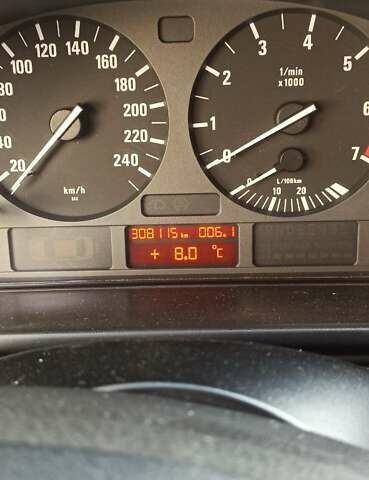 Чорний БМВ 5 Серія, об'ємом двигуна 1.99 л та пробігом 308 тис. км за 3900 $, фото 2 на Automoto.ua