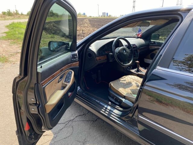 Черный БМВ 5 Серия, объемом двигателя 3 л и пробегом 354 тыс. км за 6000 $, фото 7 на Automoto.ua