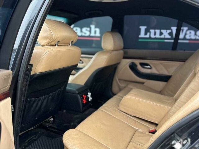 Чорний БМВ 5 Серія, об'ємом двигуна 2.9 л та пробігом 300 тис. км за 5500 $, фото 18 на Automoto.ua