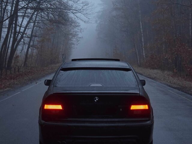 Черный БМВ 5 Серия, объемом двигателя 3.5 л и пробегом 270 тыс. км за 8000 $, фото 1 на Automoto.ua