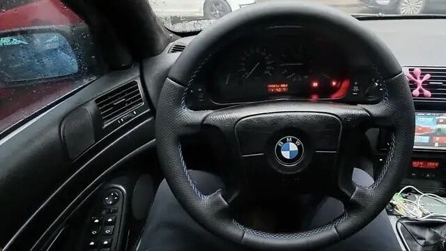 Черный БМВ 5 Серия, объемом двигателя 2.5 л и пробегом 345 тыс. км за 3300 $, фото 7 на Automoto.ua